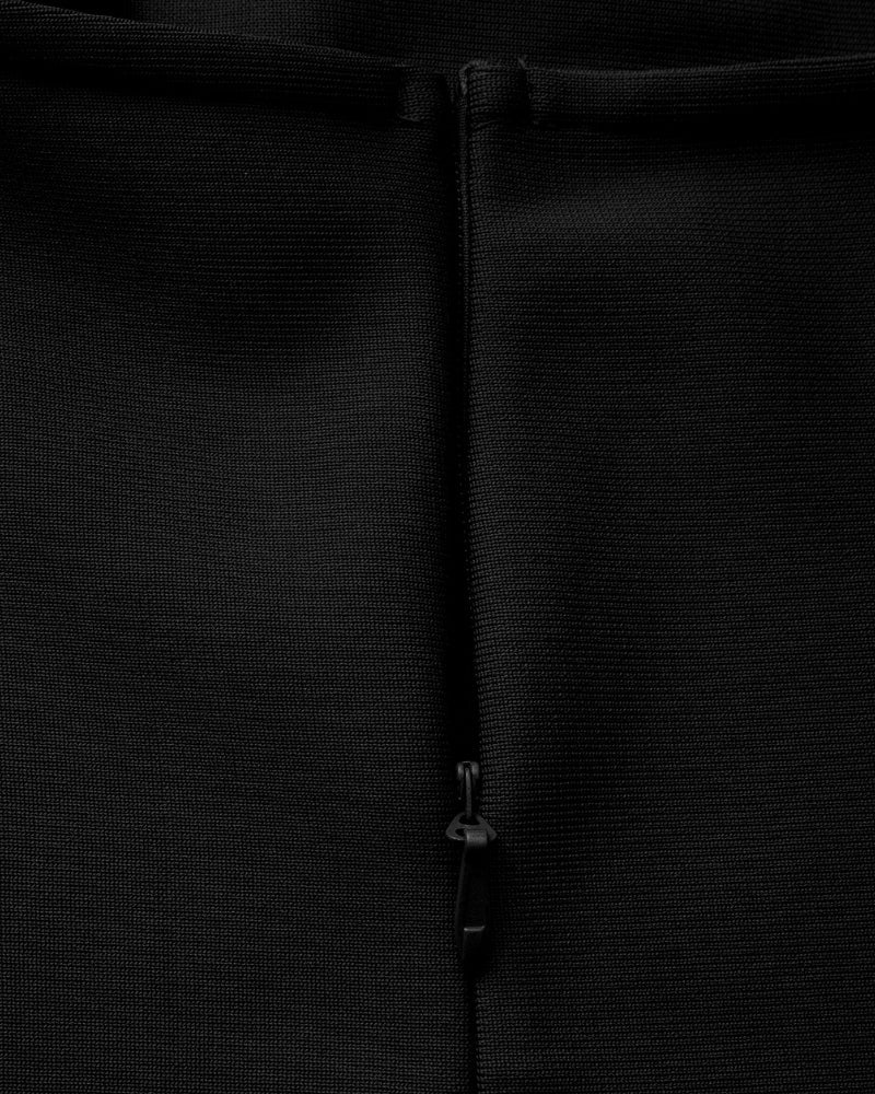 Schmal geschnittenes Maxikleid mit Neckholder Ausschnitt