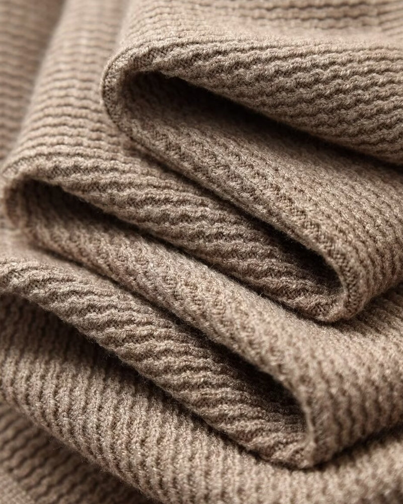 Strickpolo mit strukturierter Oberfläche