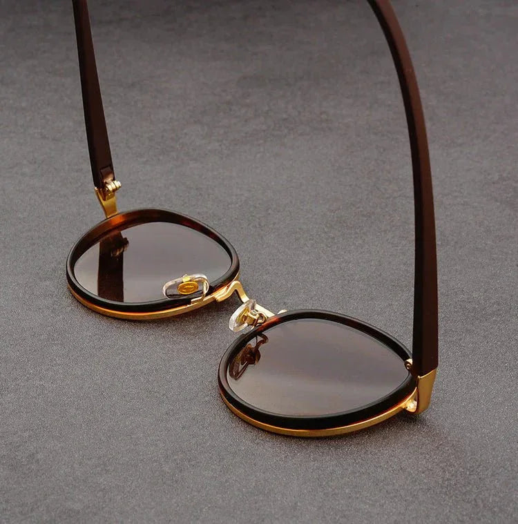 Moderne Sonnenbrille mit markantem Design