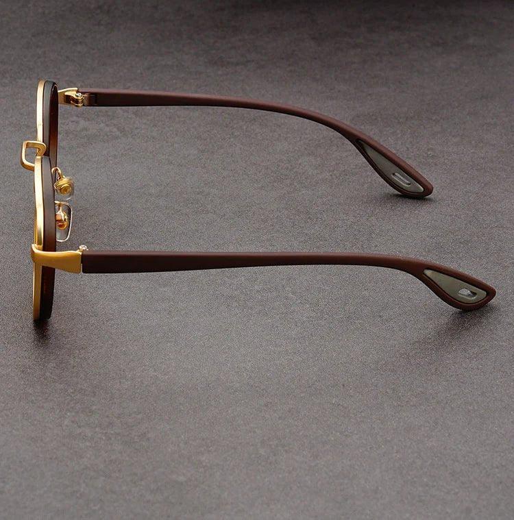 Moderne Sonnenbrille mit markantem Design