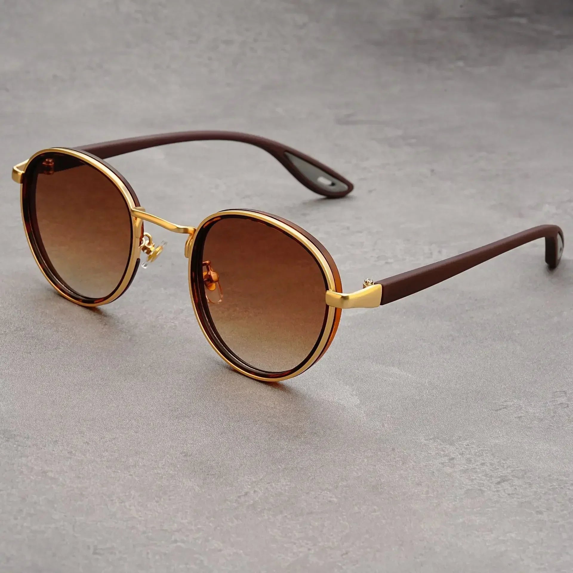 Moderne Sonnenbrille mit markantem Design